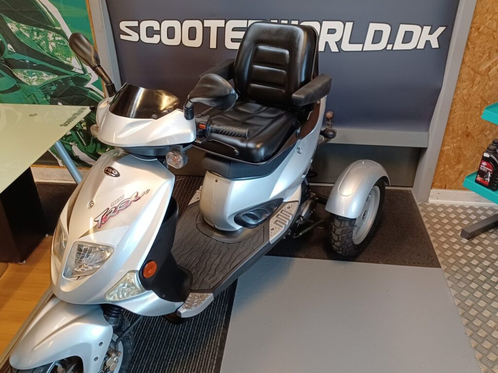hybrid Kinematik data PGO TR3 Trike • Scooterworld