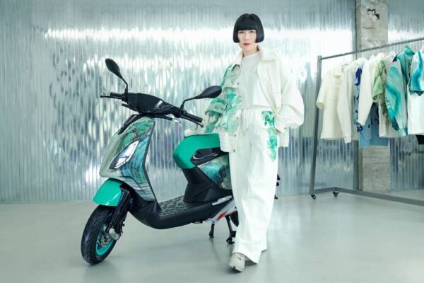 Piaggio 1 Limited Edition Feng Chen Wang